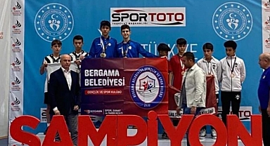Bergama'nın Badminton Takımı’nın rüzgârı esiyor