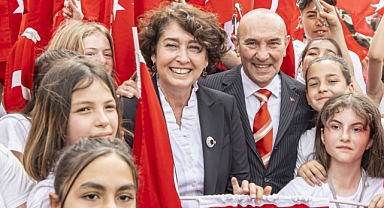 İzmir’de 100 yılın kutlaması