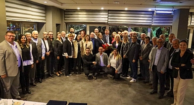 Karşıyaka'da Başkan Tugay, muhtarlarla buluştu; 