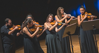 Karşıyaka Oda Orkestrası yeni sezonu alkışlarla açtı