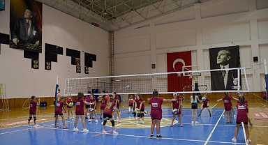 Kuşadası'nda geleceğin sporcuları yetişiyor