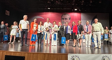 Narlıdere Belediyesi Pakize Ateş Kadın Danışma Merkezi Güçlü Kadınlar Tiyatro Grubu sahne aldı