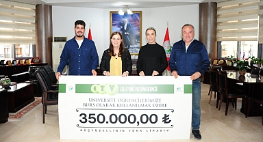 Balçova'da Tenis Turnuvası Geliri Öğrencilere Burs Oldu