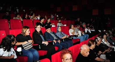 Balçovalı Gaziler Atatürk Filmine gitti