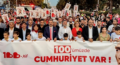 Bayraklı’dan 10 bin kişilik kortej
