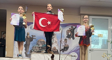 İzmirli sporcular buzdan üç madalya çıkardı