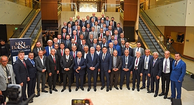 Konak Belediye Başkanı Abdül Batur, Kent & Başkan Dergisi’nin, Kent ve Başkan Ödülü’ne layık görüldü