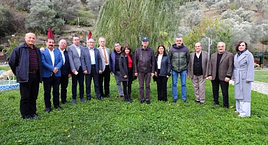 Narlıdere Belediye Başkanı Ali Engin, mahalle muhtarları ile bir araya geldi