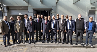 Abdül Batur, İzmir Esnaf Odası’nda sıcak bir karşılamayla ağırlandı