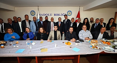 Başkan Abdül Batur'a Anadolu Birliğinden tam destek