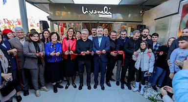 Bayraklı Belediye Başkanı Serdar Sandal'a sanatçı Zülfü Livaneli'den destek