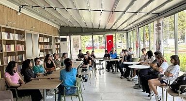 Bayraklı’ya 6 Kitap Kafe