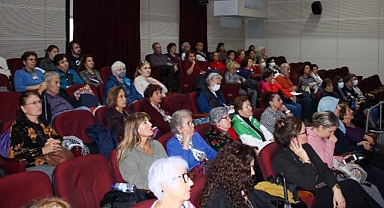 Karşıyaka’da sağlık söyleşileri devam ediyor, yurttaşlar bilinçleniyor