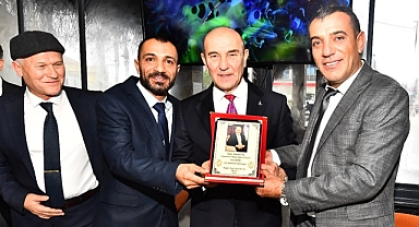 Sokak emekçilerinden Başkan Soyer’e tam destek