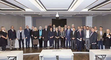 Yerel gazetelerin yaşatılması amaçlanmalı