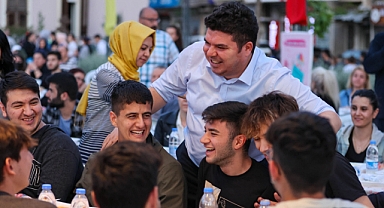 Buca Belediyesi öncelikle öğrencilere ve dar gelirli vatandaşlara hizmet verecek Belediye Lokantası’nı açtı