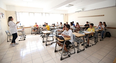 Karşıyaka'da KARGEM 5 yılda 3 bin gence eğitim yuvası oldu