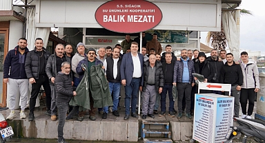 Seferihisar Belediyesi, Seferihisarlı balıkçılara yağmurluk desteği verdi
