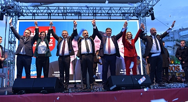 CHP Genel Başkanı Özel’den Tugay: Sütte leke var onda yok