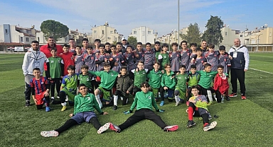Narlıdere Belediyespor, turnuvadan 3 kupayla döndü