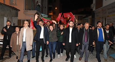 Dikili'de ev ziyareti mitinge dönüştü