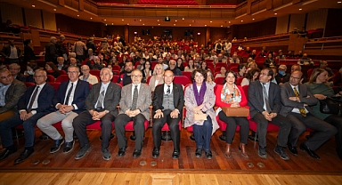 İzmir’de Deprem ve Dirençli Kentler konferansı yapıldı