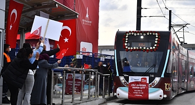 İzmir’in tramvay filosu büyüyor
