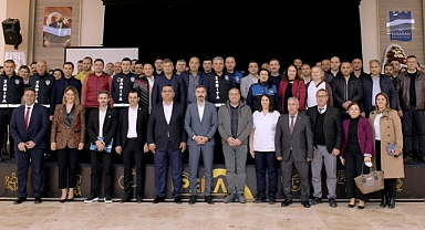 Kuşadası'nda belediyesinde çalışan memurlar dayanışma toplantısında bir araya geldi