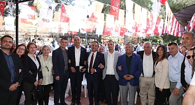 Bornova Belediye Başkanı Ömer Eşki, CHP Bornova İlçe Başkanlığı’nın düzenlediği bayramlaşma töreninde birlik ve beraberlik mesajları verdi