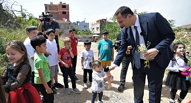 Bornova'da Bayram oyuncaklarla başladı