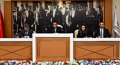 Çiğli Belediyesi Nisan ayı olağan meclis toplantısı ikinci birleşimi Başkan Onur Emrah Yıldız idaresinde gerçekleşti