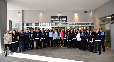 Karabağlar Belediye Başkanı Helil Kınay, bu sabah toplantılarına Zabıta Müdürlüğü’nü ziyaret ederek başladı