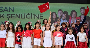 Karabağlar'da Başkan Kınay çocuklarla doyasıya eğlendi