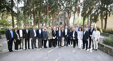 Karşıyaka'da Başkan B. Yıldız Ünsal'dan ilk ziyaret