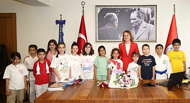 Konak’ta çocuk başkanlardan anlamlı mesaj