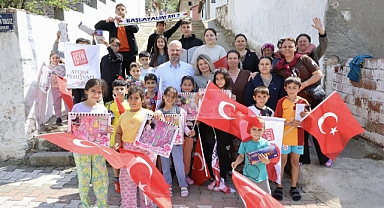 Menemen Belediye Başkanı Aydın Pehlivan, seçim zaferinin ardından ilçesinde teşekkür turu attı