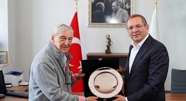 Ayvalık'ta Koç Holding Yönetim Kurulu Onursal Başkanı M. Rahmi Koç’tan Başkan Mesut Ergin’e ziyaret