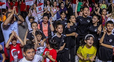 Bayraklı’da 19 Mayıs coşkusu yaşandı