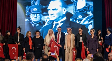 Konak'ta kadınlar sahne aldı