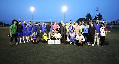 Narlıdere'de ‘19 Mayıs Futbol Turnuvası’ ve ‘Liselerarası Basketbol Dostluk Kupası’nda final ve ödül töreni heyecanı yaşandı