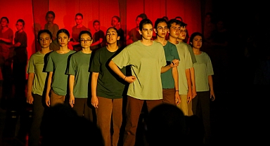 Bornova'da kursiyer oyunları festival havası yaşatıyor