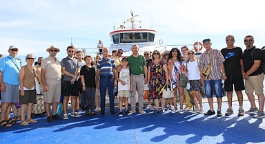 Güzelbahçe-Foça vapur seferleri başladı