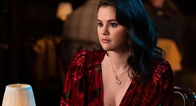 Selena Gomez tarihe geçti