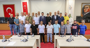 Bayraklı'da Başkan Önal, esnafla buluştu Sevgi Yolu projesi anlatıldı, talep ve öneriler dinlendi