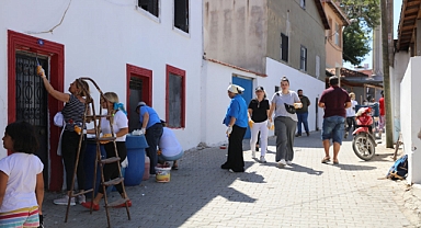 Güzelbahçe Kadınlarından İmece Örneği