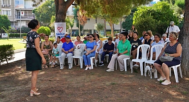 İzmirliler sağlığı geliştiren parklarda buluşuyor