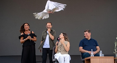 Başkan Tugay’dan 1 Eylül Dünya Barış Günü’nde anlamlı şiir ve dilek “Kimsenin kimseyi incitmediği bir dünya olsun”