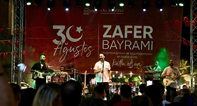 Çeşme’de 30 Ağustos coşkusu