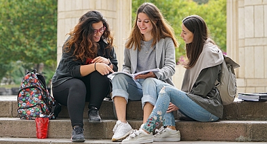 Çiğli’de Üniversite Burs Başvuruları başladı