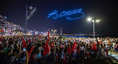 İzmir'de 500 dron görsel şölen yaşattı